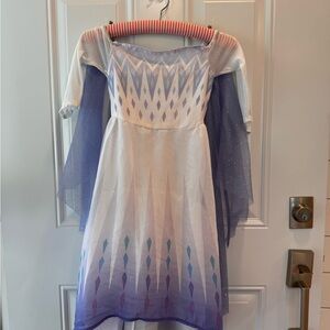 Elsa Frozen II girls costume XS 3-5yrs